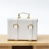 mini valise à la mode pour poupées, jouets miniatures, coffre, décor de maison de poupée, petite boîte à bijoux mignonne, sac à main pour filles, cadeau, 1 pièce