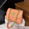 sac à bandoulière tendance pour femmes, design élégant, matériau doux, intérieur spacieux confortable, idéal pour un usage quotidien, sorties