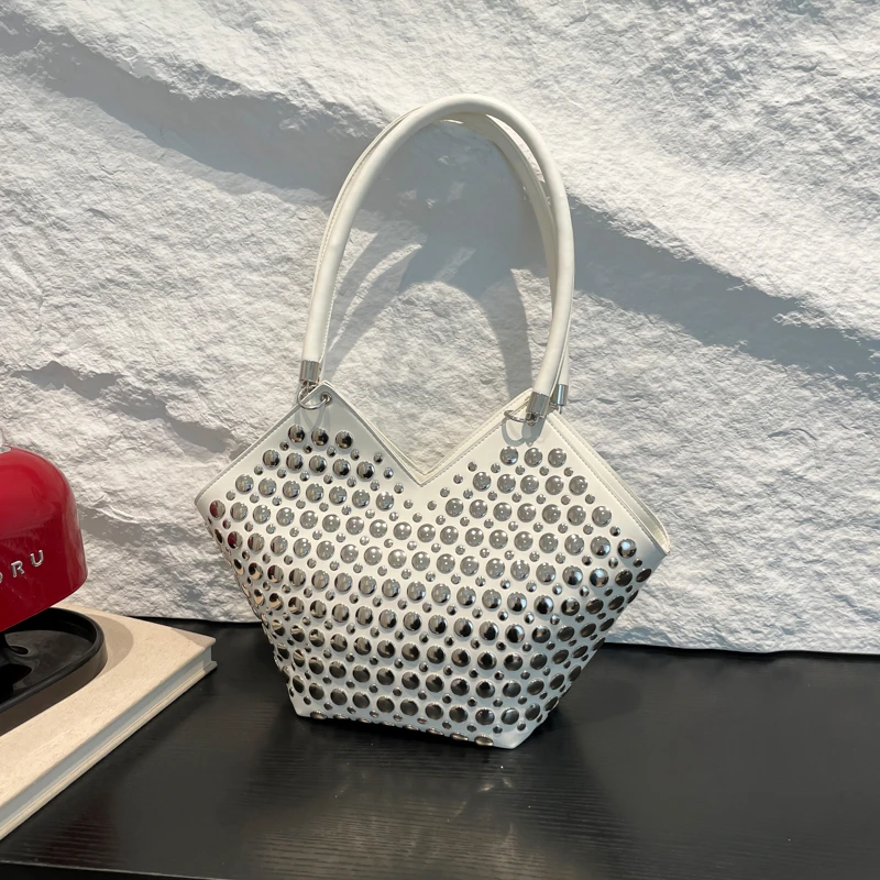 sacs à main chics de marque de luxe, finition en cuir, sac messager et sacs fourre tout pour femmes par un célèbre styliste élégant