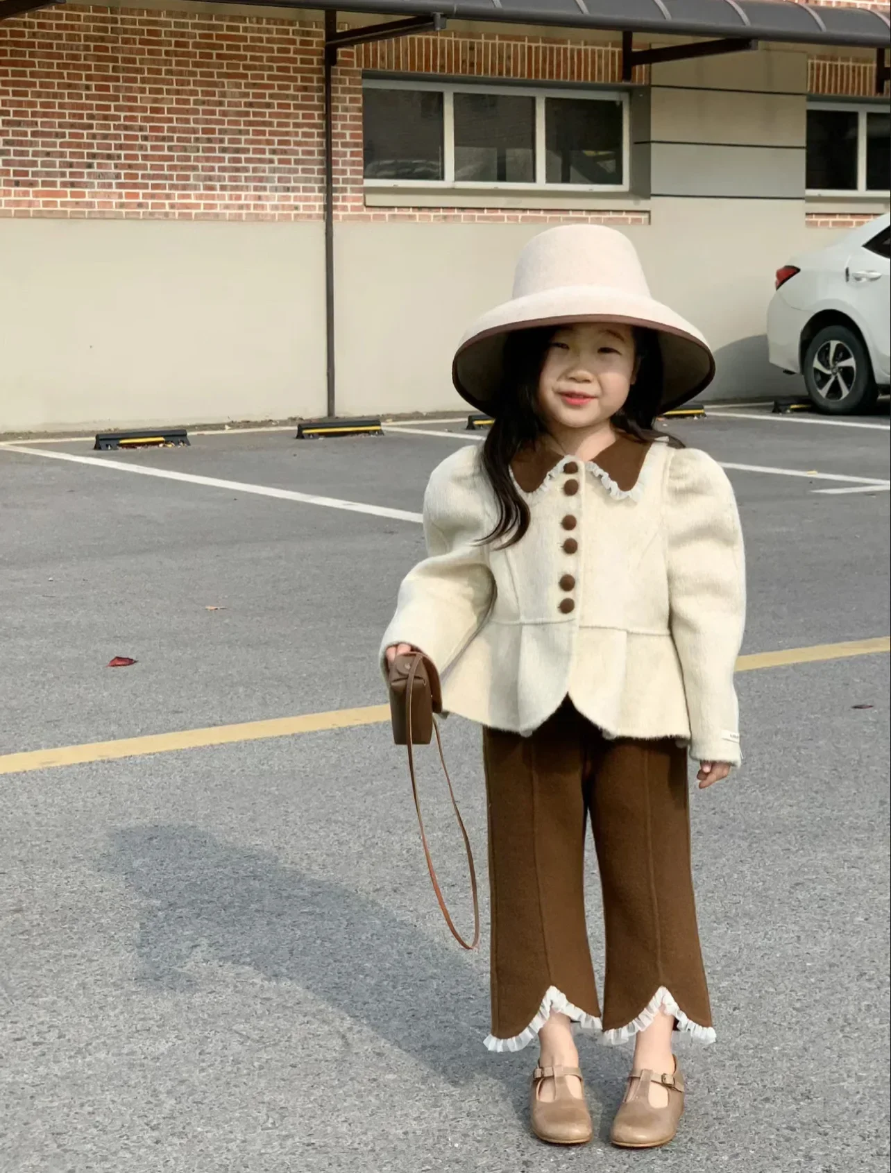 costume d'hiver pour enfants, version coréenne de la fille, petit parfum, mode revers, manteau court en laine, pantalon en dentelle, 2023