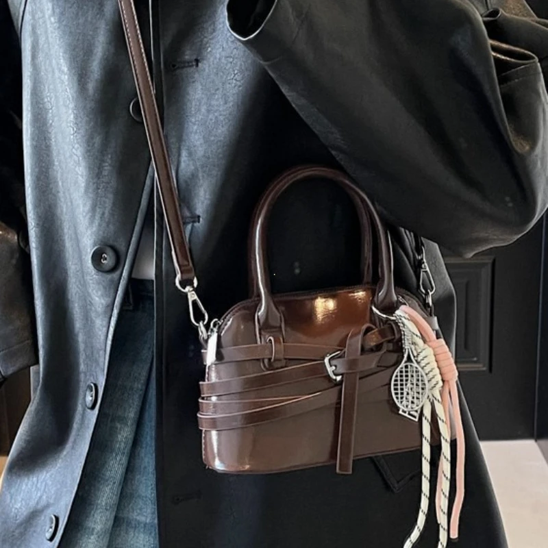 sacs à main de luxe à poignée supérieure pour femmes, mini sac à bandoulière avec pendentif, bourses rétro à la mode, 2025