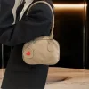 petit sac à main carré tendance pour femme ; fourre tout en cuir pu de haute qualité avec pendentif en forme de cœur, idéal pour les déplacements et les cadeaux