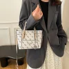 Sac à bandoulière en cuir Chic pour femmes, marque de luxe, sac à main à bandoulière avec boucle gravée