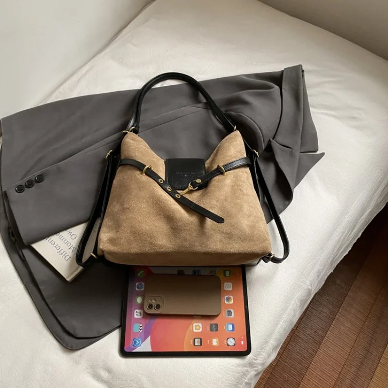 sac à main élégant pour femmes, en cuir de qualité supérieure, paris, haut de gamme, durable, léger, doux, design quotidien 