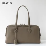 Sac Boston en cuir véritable pour femmes, sac à main à bandoulière polyvalent, fourre-tout de banlieue, accessoire de mode pour dames, sac à main de luxe, nouveau