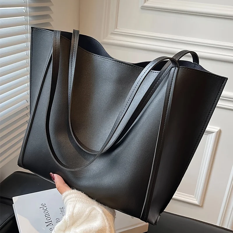 Sac à main noir à la mode, grande capacité, léger et facile à transporter, le design rétro de sac à main à bandoulière unique est à la mode Sac à main noir à la mode, grande capacité, léger et facile à transporter, le design rétro de sac à main à bandoulière unique est à la mode