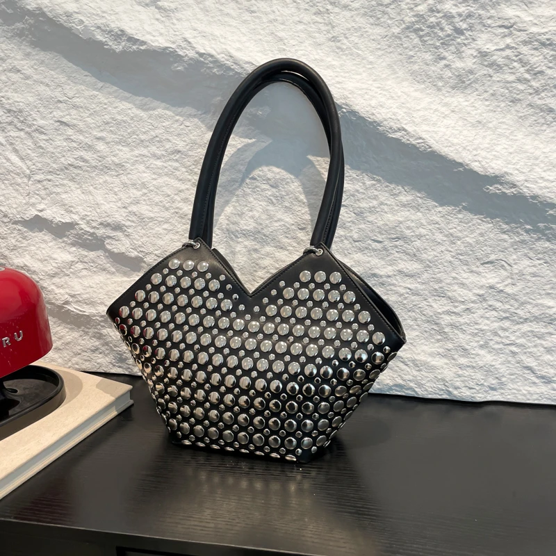 sacs à main chics de marque de luxe, finition en cuir, sac messager et sacs fourre tout pour femmes par un célèbre styliste élégant