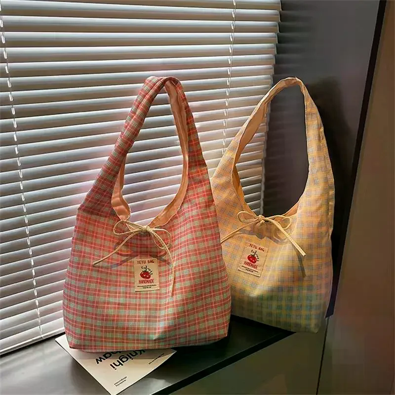 sac à main élégant à carreaux et contrastés avec nœud de grande capacité ; fourre tout décontracté et chic pour femme ; sac à bandoulière de banlieue en tendance ; cadeau parfait