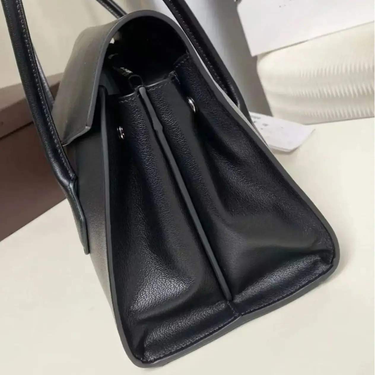 sac à bandoulière à rabat sous les bras, fourre tout à une épaule sous les bras, sac à saucisses en daim isolé, couleur unie, résistant à l'usure