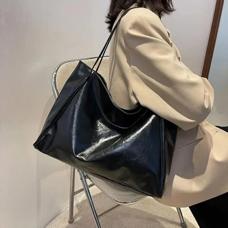 Sac fourre-tout en cuir Pu souple pour femmes, pochette sous les bras de grande capacité, sac à bandoulière rétro décontracté, sacs seau portables Sac fourre-tout en cuir Pu souple pour femmes, pochette sous les bras de grande capacité, sac à bandoulière rétro décontracté, sacs seau portables