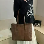 Sac à bandoulière tendance pour femmes |   Grand sac pour les déplacements domicile-travail |   Sac à main élégant avec emplacement pour ordinateur |   Cadeau d&rsquo;anniversaire idéal pour les filles