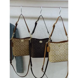 Sac moderne pour les déplacements quotidiens, le bureau de voyage, en matériau PU, modèle à bandoulière Sac moderne pour les déplacements quotidiens, le bureau de voyage, en matériau PU, modèle à bandoulière