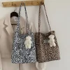 Grand sac fourre-tout Chic et décontracté, sac à bandoulière léopard pour dames, sac en toile, nouveau sac de Shopping imprimé pour étudiant Grand sac fourre-tout Chic et décontracté, sac à bandoulière léopard pour dames, sac en toile, nouveau sac de Shopping imprimé pour étudiant