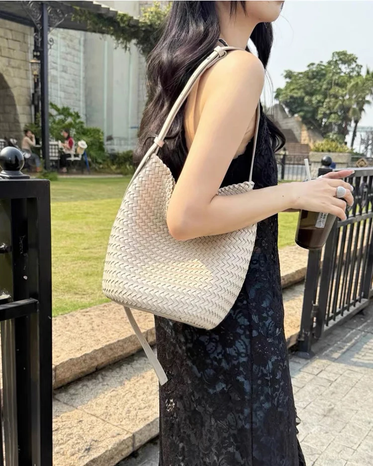 sac à main de luxe pour femmes, nouveau sac haut de gamme en cuir véritable tissé à la main, fourre tout à bandoulière de grande capacité, sac sous les bras, sac seau