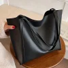 sac à main noir à la mode, grande capacité, léger et facile à transporter, le design rétro de sac à main à bandoulière unique est à la mode