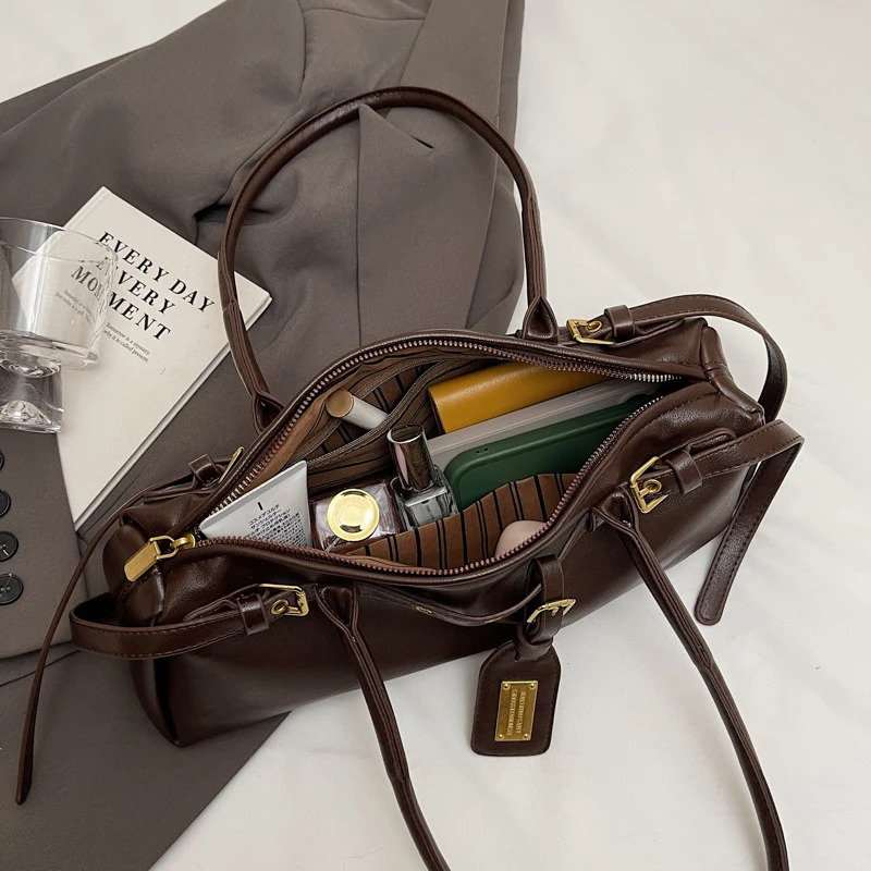 sac à main nouveau style sac à bandoulière vintage et à la mode pour femmes produit de niche sac à bandoulière de style vintage de grande capacité