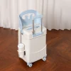 Valise avec siège pour enfants, peut s’asseoir sur les bagages, cadre en aluminium à ouverture frontale de 20 pouces, boîtier de chariot embarqué, nouvelle collection 2025 Valise avec siège pour enfants, peut s’asseoir sur les bagages, cadre en aluminium à ouverture frontale de 20 pouces, boîtier de chariot embarqué, nouvelle collection 2025