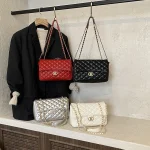 Sac à bandoulière élégant de style design pour femme : sac à main luxueux en cuir avec bandoulière, sac à main chic pour femme