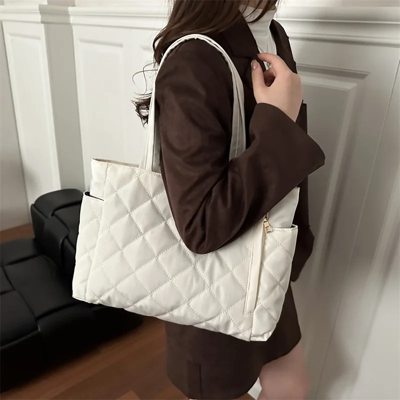 sac à bandoulière carré en nylon pour femmes, fourre tout matelassé, léger et décontracté, à la mode, en treillis de diamant, nouvelle collection automne hiver