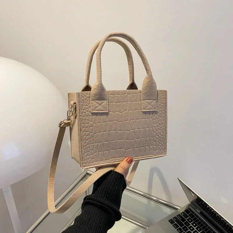 Sac à bandoulière simple initié pour femme, sac à main de loisirs tendance, petit sac carré simple, vêtements de jeu Sac à bandoulière simple initié pour femme, sac à main de loisirs tendance, petit sac carré simple, vêtements de jeu