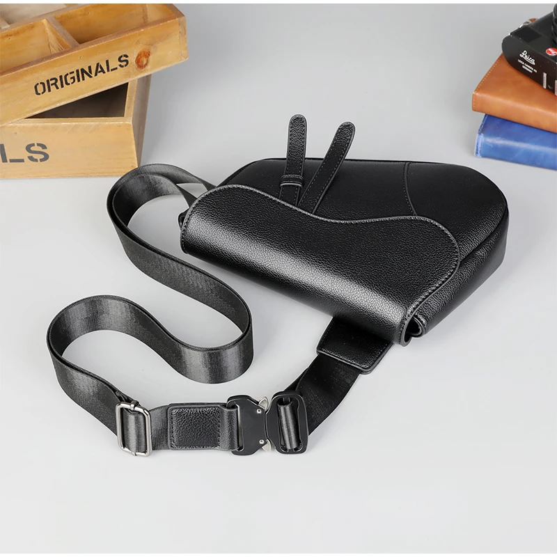 sac de selle simple pour hommes, sac à bandoulière de marque à la mode, sac à bandoulière à fermeture éclair, sac à main léger pour hommes, sac de poitrine décontracté de couleur unie