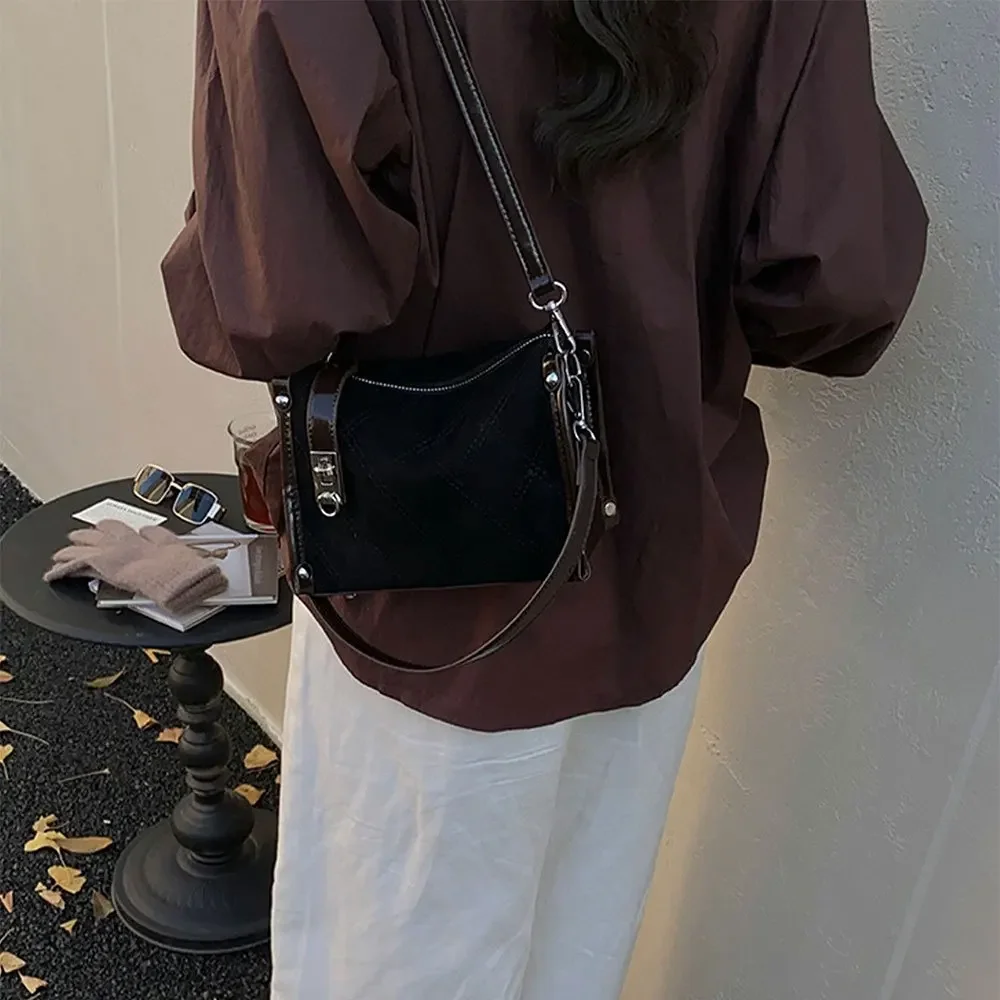 sac à main rétro en daim à la mode, sac à bandoulière matelassé en grille, petit sac carré décontracté et simple pour femmes