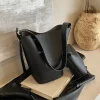 sac seau pour femmes, sac à bandoulière à sangle réglable en cuir végétalien avec poche intérieure, sac hobo solide pour le travail et les voyages