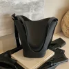 sac seau pour femmes, sac à bandoulière à sangle réglable en cuir végétalien avec poche intérieure, sac hobo solide pour le travail et les voyages