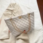 Sacs fourre-tout pour femmes en cuir PU diamant treillis sac à main personnalité grande capacité sous les bras sac à bandoulière sac de créateur