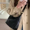 sac à bandoulière carré boston décontracté hobo, sac à bandoulière en cuir de grande capacité y2k avec fermeture éclair pour femmes et filles