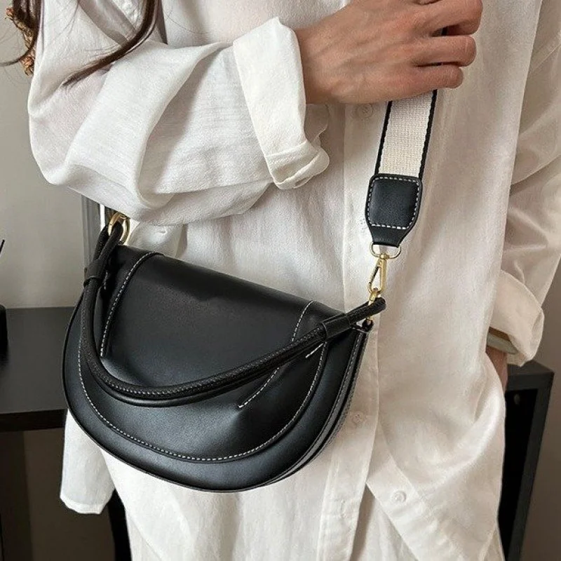 sac fourre tout en cuir tendance pour femmes avec bordure en daim souple et intérieur spacieux, parfait pour les voyages de week end 