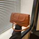 Sac structuré de couleur unie pour femme 2025 |   Sac à bandoulière et à bandoulière chic pour les déplacements au travail |   Sac à main fourre-tout moderne