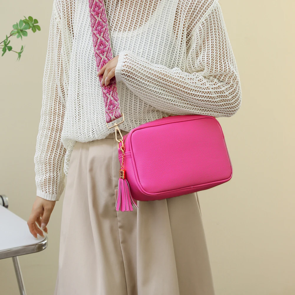 Sacs à main de marque de luxe pour femmes, sacoche à chaîne décontractée, sac à épaule à pompon matelassé pour dames Sacs à main de marque de luxe pour femmes, sacoche à chaîne décontractée, sac à épaule à pompon matelassé pour dames