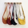 sac à bandoulière hobo crescent, sac à bandoulière compact chic pour femmes, sac à main demi lune léger de couleur unie