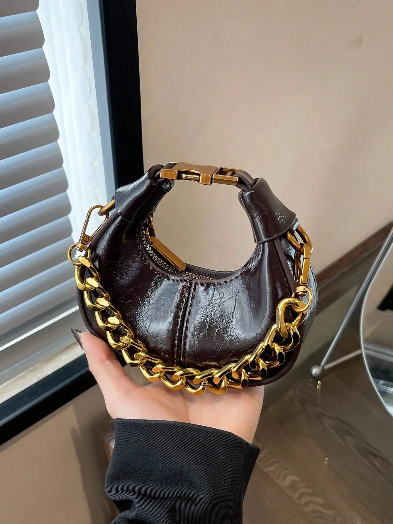 Petit sac à main à la mode, sac à bandoulière de Style élégant et minimaliste, nouveau décontracté Sac à poignée supérieure pour femme Petit sac à main à la mode, sac à bandoulière de Style élégant et minimaliste, nouveau décontracté Sac à poignée supérieure pour femme