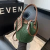 sac seau tissé pour femme. marron profond/beige/vert/noir. sangle amovible, durable et facile à nettoyer. pour les voyages et les événements formels. magasin maintenant!
