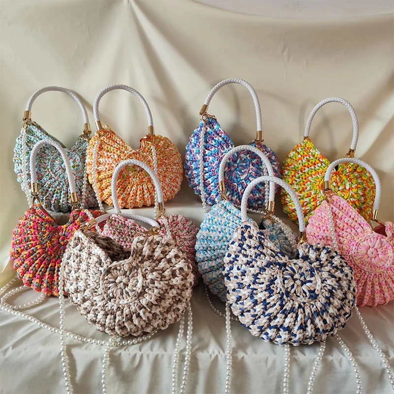 sac à bandoulière en tricot au crochet, sac à bandoulière tissé à la main avec chaîne de perles pour femmes, sac à main compact élégant et délicat