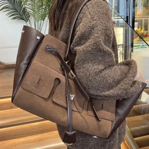 Sac fourre-tout en cuir mat pour femmes, marque B, même Style, automne/hiver, sac de banlieue haut de gamme, grande capacité, fourre-tout à bandoulière simple Sac fourre-tout en cuir mat pour femmes, marque B, même Style, automne/hiver, sac de banlieue haut de gamme, grande capacité, fourre-tout à bandoulière simple