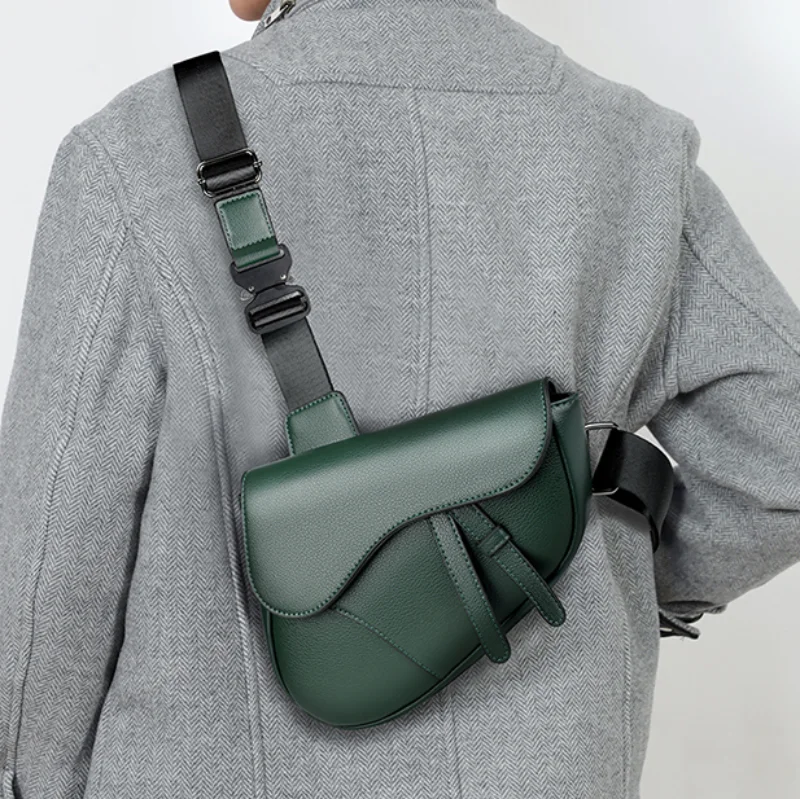 Sac de selle Simple pour hommes, sac à bandoulière de marque à la mode, sac à bandoulière à fermeture éclair, sac à main léger pour hommes, sac de poitrine décontracté de couleur unie Sac de selle Simple pour hommes, sac à bandoulière de marque à la mode, sac à bandoulière à fermeture éclair, sac à main léger pour hommes, sac de poitrine décontracté de couleur unie