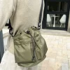 sac seau à cordon de serrage pour femmes, nouvelle mode, sac seau de grande capacité, style vêtements de travail simples, sac à bandoulière en nylon pour femmes
