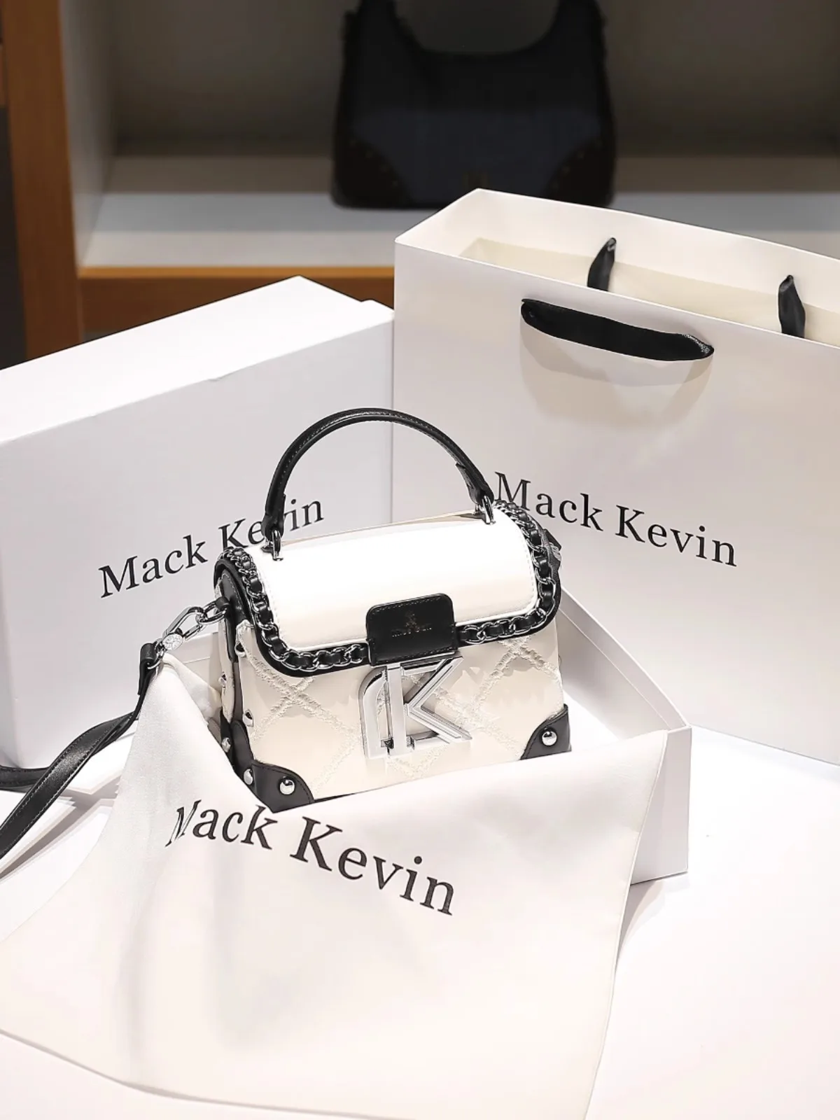 Sac à main carré en cuir de haute qualité pour femmes, nouvelle mode et populaire, couleur contrastée, sac à bandoulière pour soirée, 2025 Sac à main carré en cuir de haute qualité pour femmes, nouvelle mode et populaire, couleur contrastée, sac à bandoulière pour soirée, 2025