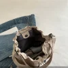 sac à bandoulière avec cordon de serrage pour femmes, fourre tout de voyage imperméable en nylon, style basique décontracté, sac seau, nouvelle mode