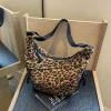 Sac à bandoulière imprimé léopard populaire Hobo femme sac à bandoulière en Nylon léger à la mode Guangzhou sac de haute qualité Sac à bandoulière imprimé léopard populaire Hobo femme sac à bandoulière en Nylon léger à la mode Guangzhou sac de haute qualité