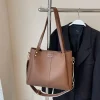 sac fourre tout décontracté simple pour femme, sac à bandoulière, peau douce, sous les bras, grande capacité, recommandé, haute qualité, nouveau, 2025