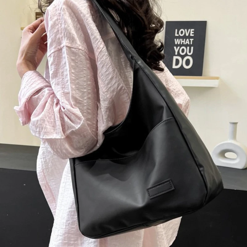 Sac Hobo Vintage pour femmes, seau tendance, sac à bandoulière solide en PU, fourre-tout rétro de grande capacité, sac à main souple sous les bras pour rencontres quotidiennes, nouvelle collection Sac Hobo Vintage pour femmes, seau tendance, sac à bandoulière solide en PU, fourre-tout rétro de grande capacité, sac à main souple sous les bras pour rencontres quotidiennes, nouvelle collection
