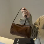 Mode Boston solide sacs à bandoulière Faux daim Simple haute qualité Compact polyvalent sacs à bandoulière pour les femmes 2024 décontracté en vente