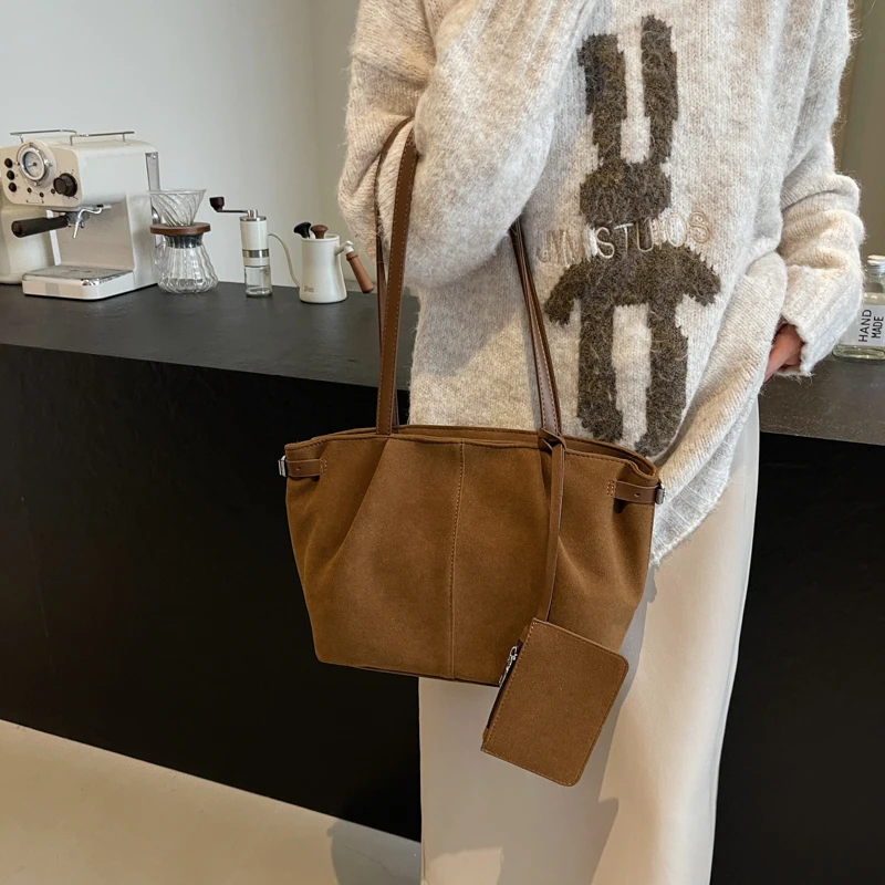 sac fourre tout en daim pour femmes avec poche intérieure, sac sous les bras vintage de grande capacité, sac à bandoulière de couleur unie pour le travail et les voyages