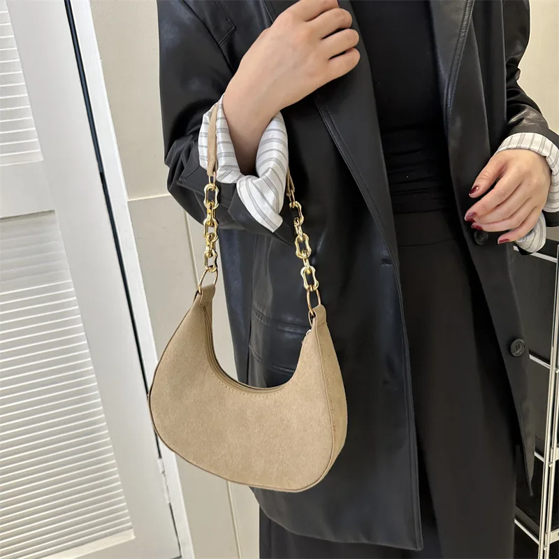sac hobo en daim avec sangle en chaîne dorée, sac à bandoulière rétro en forme de croissant pour femmes, sac à main quotidien à la mode