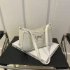 sac à bandoulière élégant avec décoration de nœud en métal, sac sous les bras polyvalent, sac baguette classique marron et noir pour femmes, usage quotidien