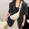 sac à bandoulière hobo crescent, sac à bandoulière compact chic pour femmes, sac à main demi lune léger de couleur unie